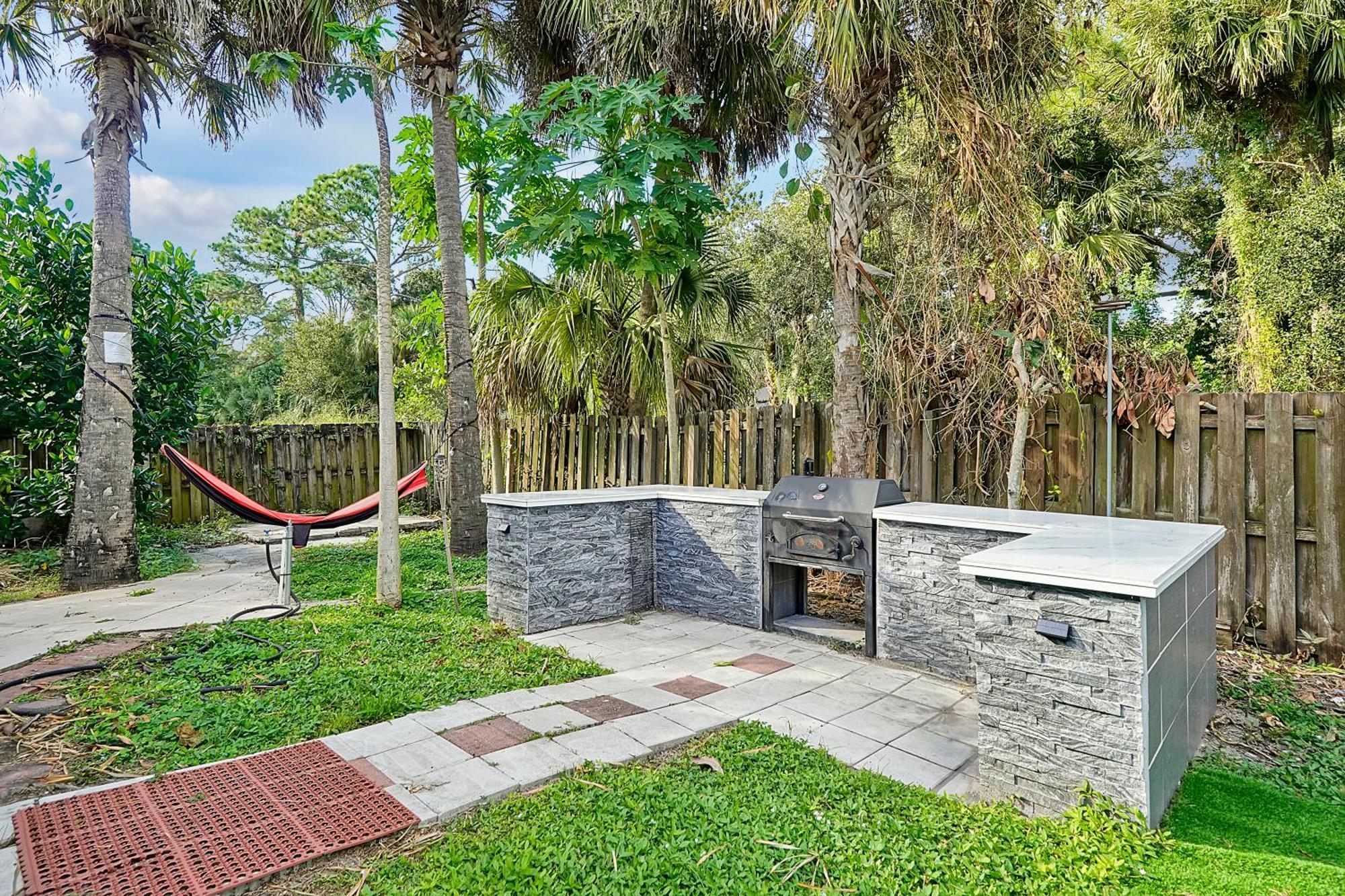 Poolside Cocoa Oasis W/ Tiki Bar! Frontenac Exterior foto